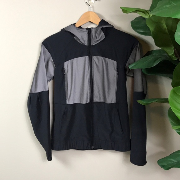 lululemon athletica Jackets & Blazers - NWOT Lululemon RARE running jacket